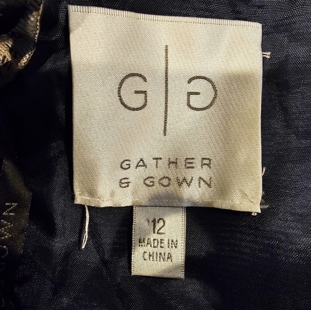 Gather & Gown Navy Blue Pleated Evening Gown Size 12 - Picture 5 of 9